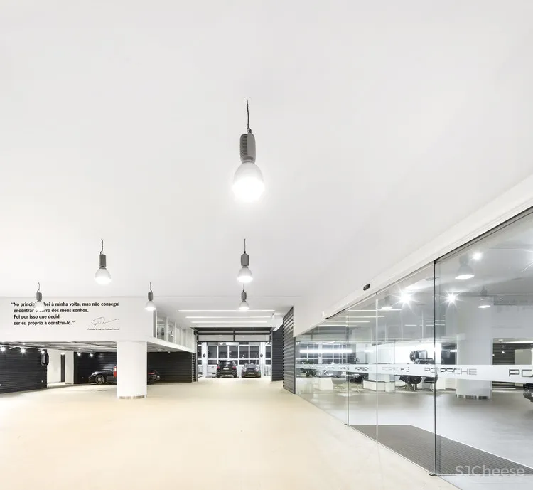 渗透品牌文化的保时捷里斯本中心 OW arquitectos