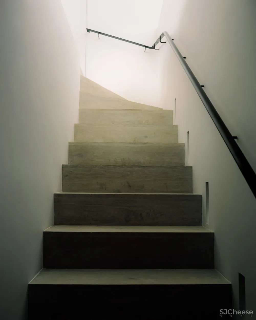 Studio Originate | Regents Park Loft , 戏剧性的极简主义