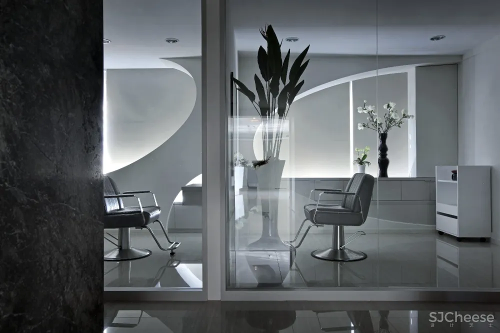 黄金旭 诺本蕬健发中心