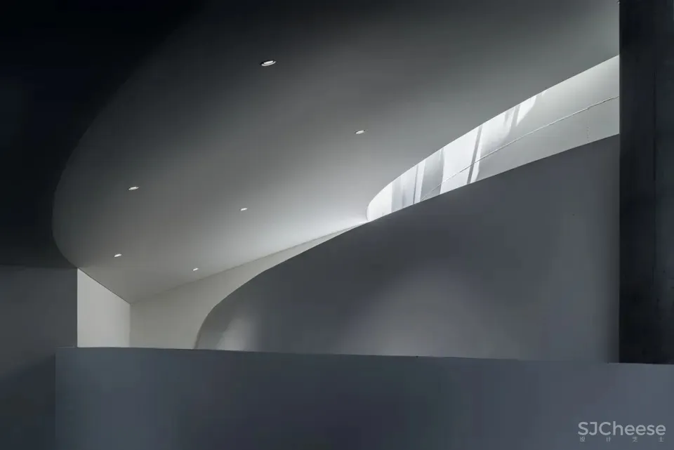 上海油罐艺术中心” ,一个无边界的美术馆 OPEN