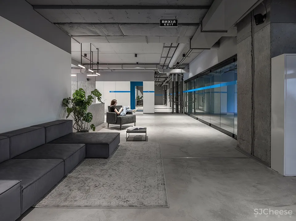 健身中心设计致敬自然,融入现代 balbek Bureau