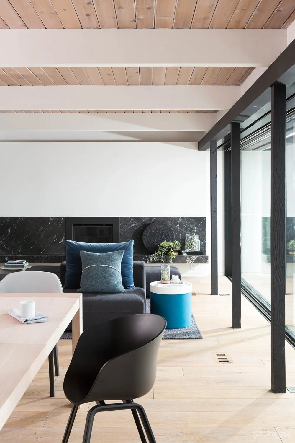 Laura Melling | Hythe Residence , 木质细节的现代住宅