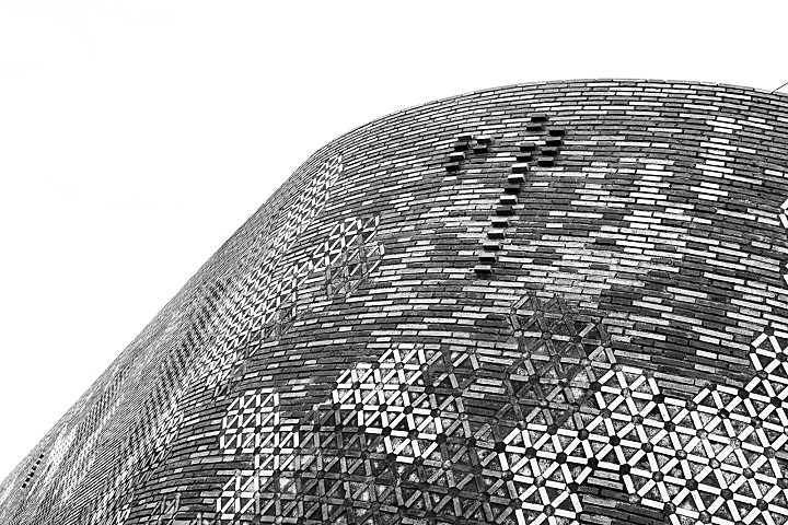 Kálida Sant Pau癌症疗养中心,巴塞罗那 / Miralles Tagliabue EMBT