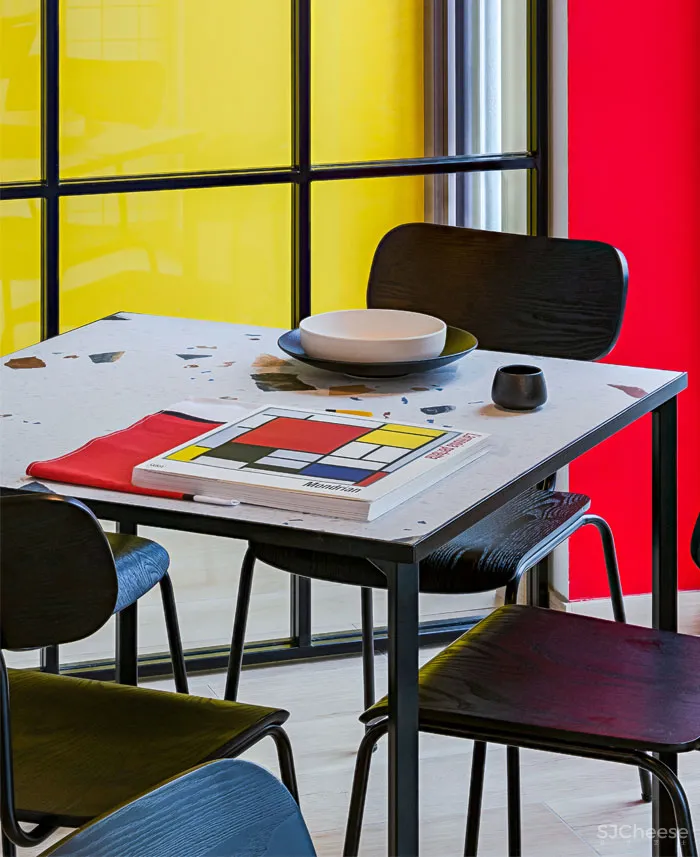 风格派(De Stijl)的LOLA咖啡馆空间设计 AIAI architects