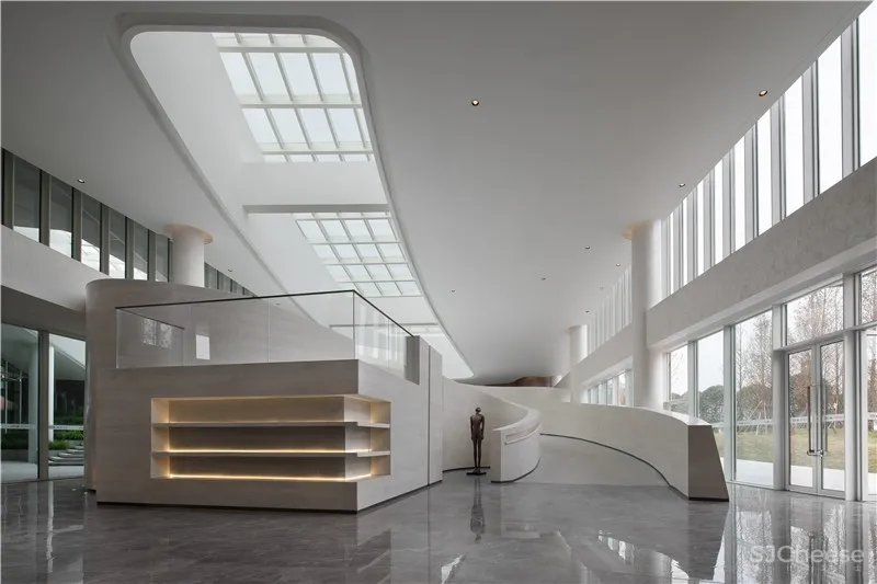 品辰设计 | 探索设计与光影共生的艺术空间 x 绿地艺展中心