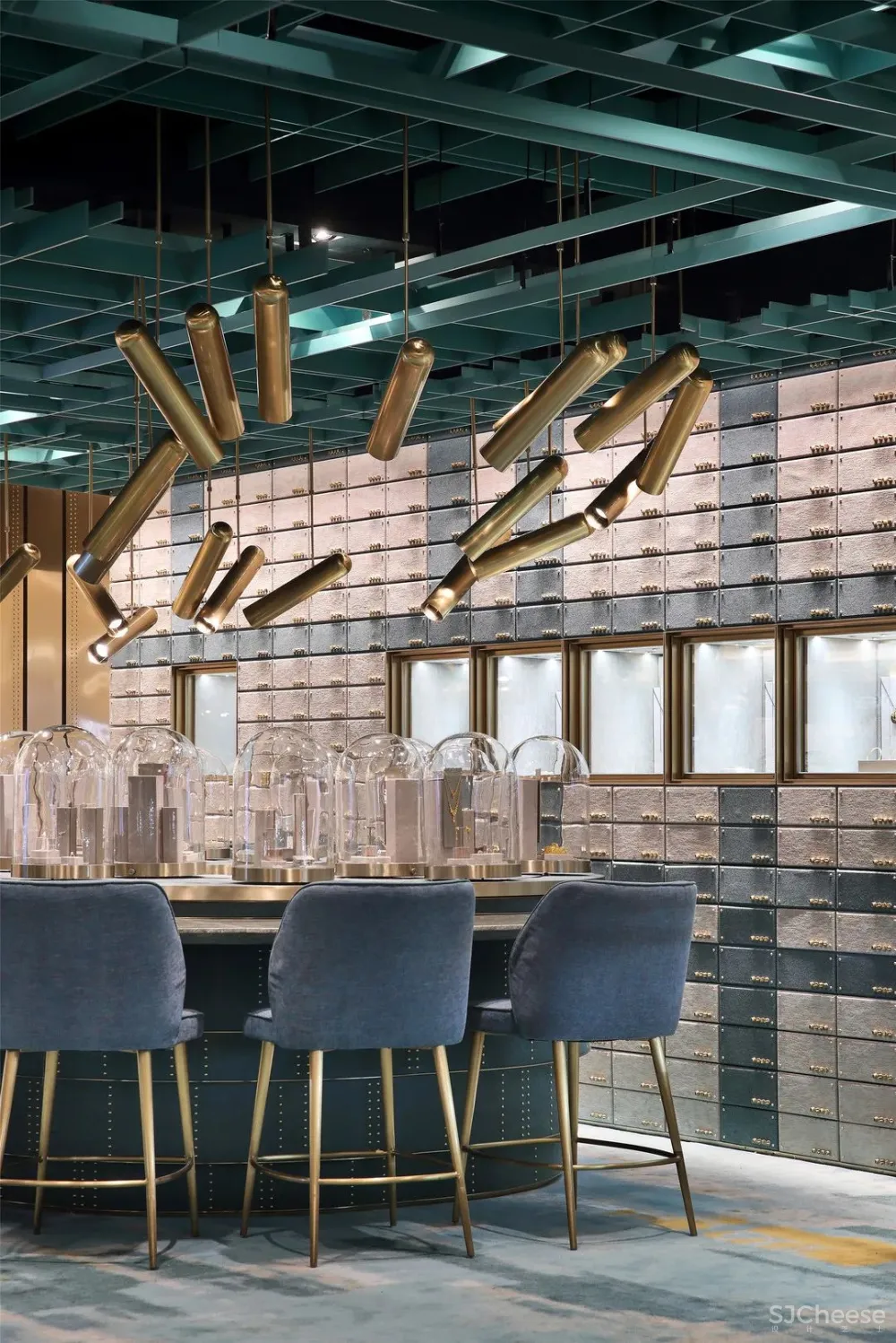 罗灵杰 龙慧祺:香港将军澳蓝塘傲会所 K11周大福