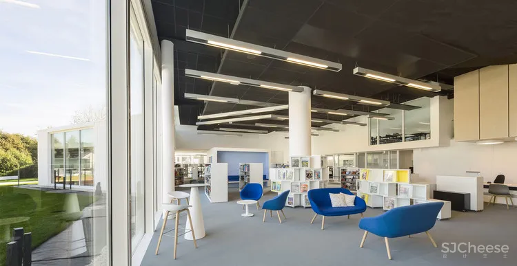 Cultural Center in Baud Studio 02