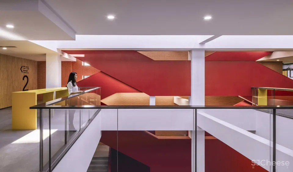 清华大学第四教学楼室内空间改造