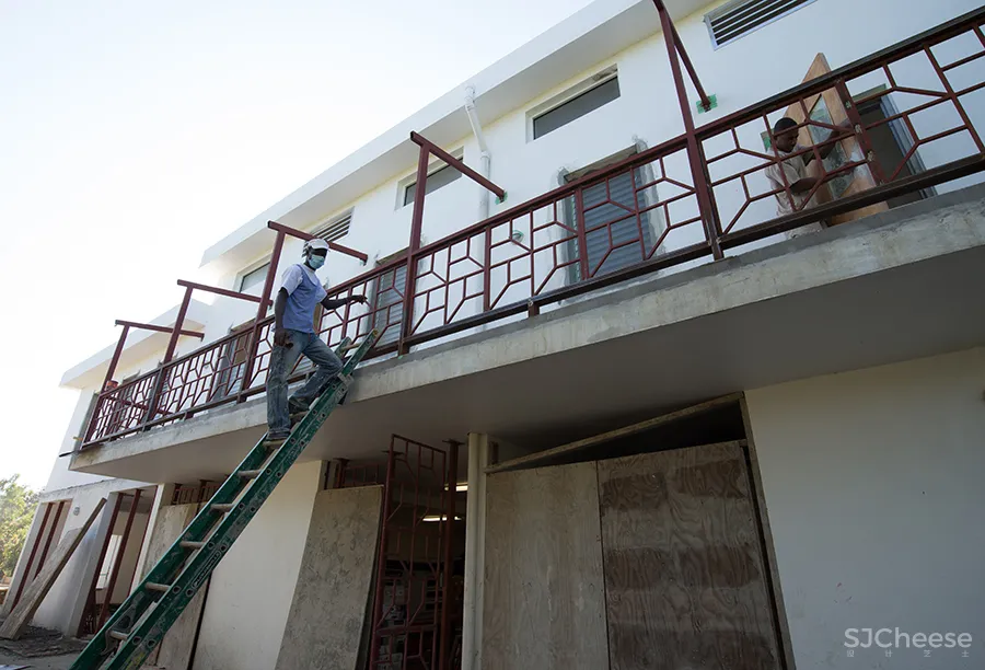 maternal and neonatal health center