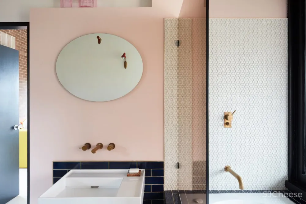 Amber Road | Polychrome House , 现代色彩丰富的艺术之家