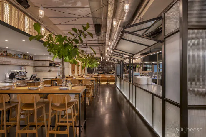 原木系自然酒吧!