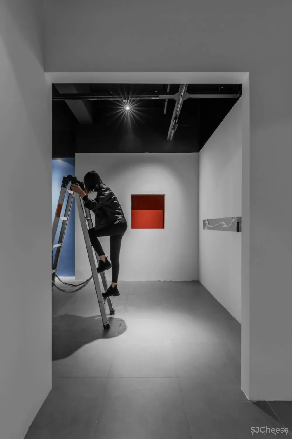 非空”——当一抹“红”种在极简白里,美出新高度 尤格空间设计