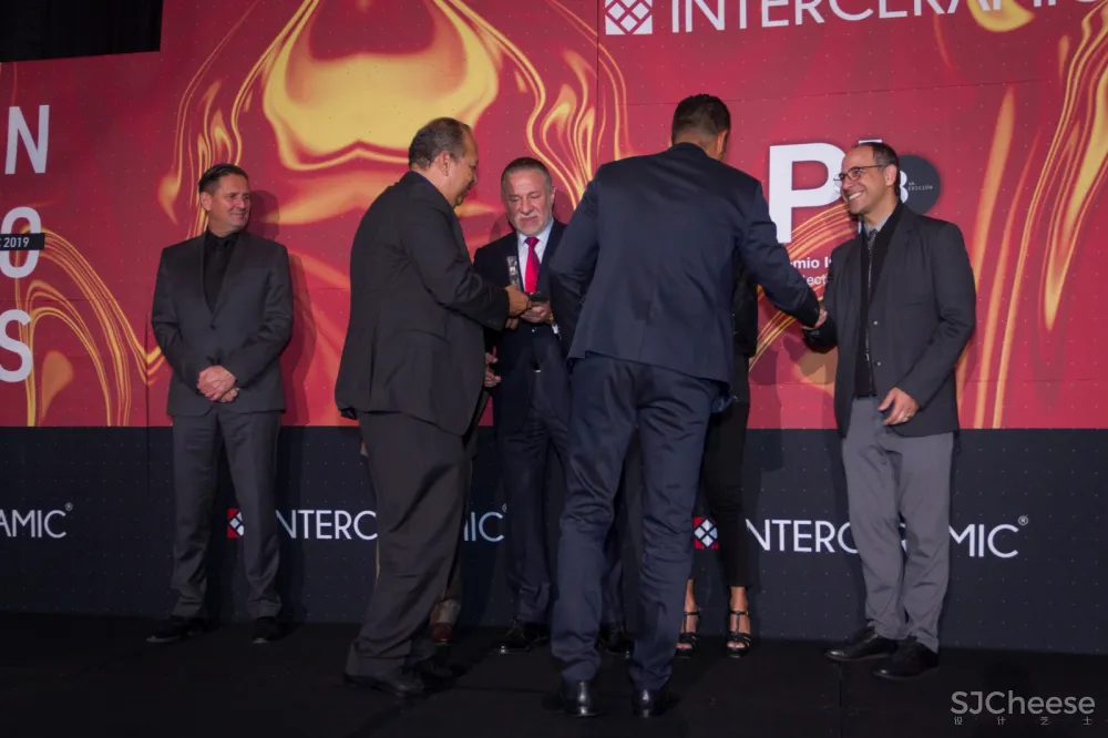 PI设计大奖 瓷砖机构工程创新应用奖: 韦尔塔斯乡村俱乐部 Country Club Las Huertas