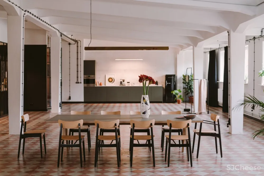 Mateusz Baumiller | Clay Warsaw Offices , 波兰丰富的现代艺术