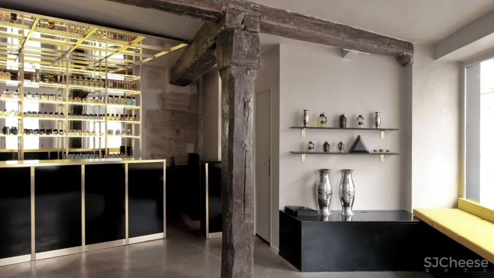 The Liquides Perfume Bar in Marais, Paris