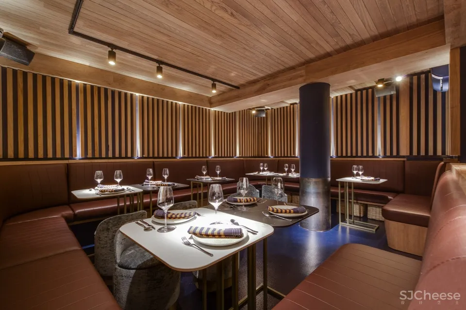 深绿色港口风餐厅酒吧，西班牙 EL EQUIPO CREATIVO