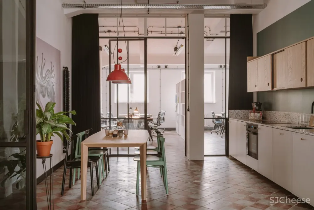 Mateusz Baumiller | Clay Warsaw Offices , 波兰丰富的现代艺术