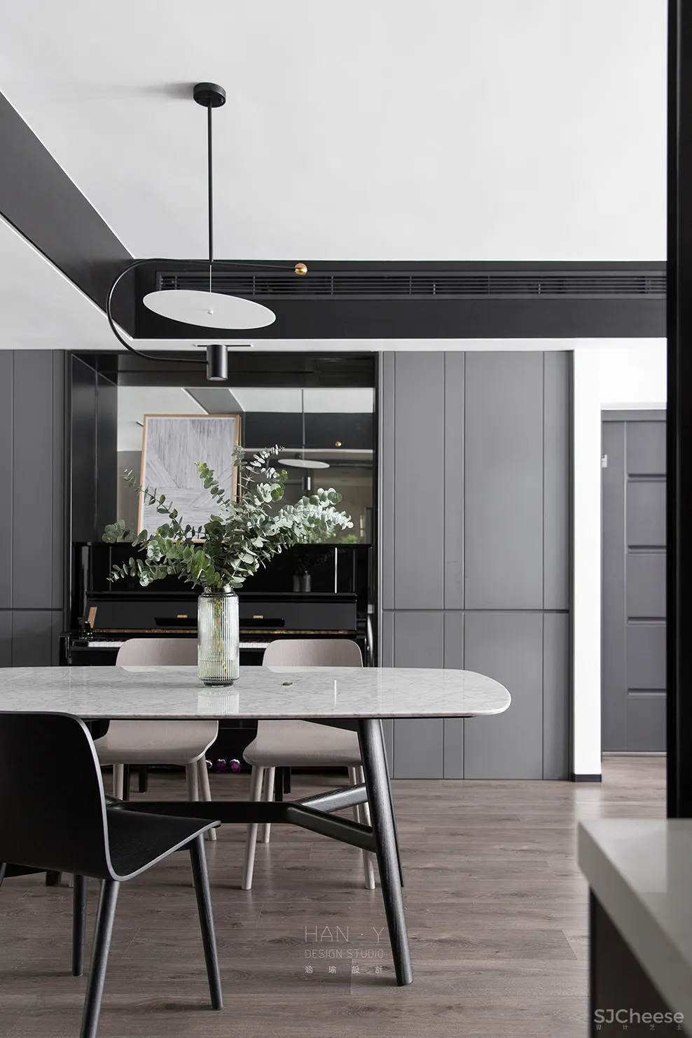 黑是一切颜色的尽头,是设计界的神秘宠儿