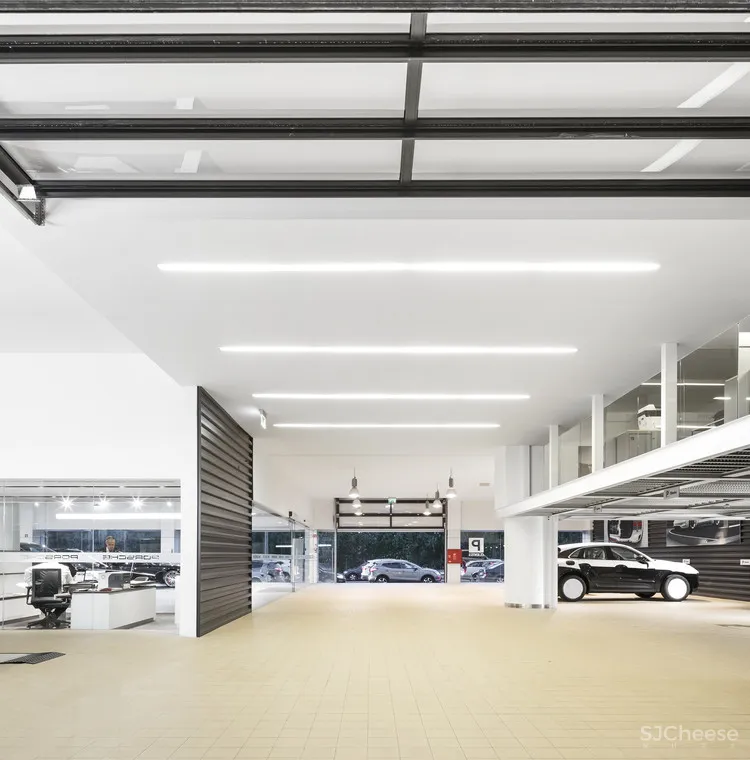 渗透品牌文化的保时捷里斯本中心 OW arquitectos