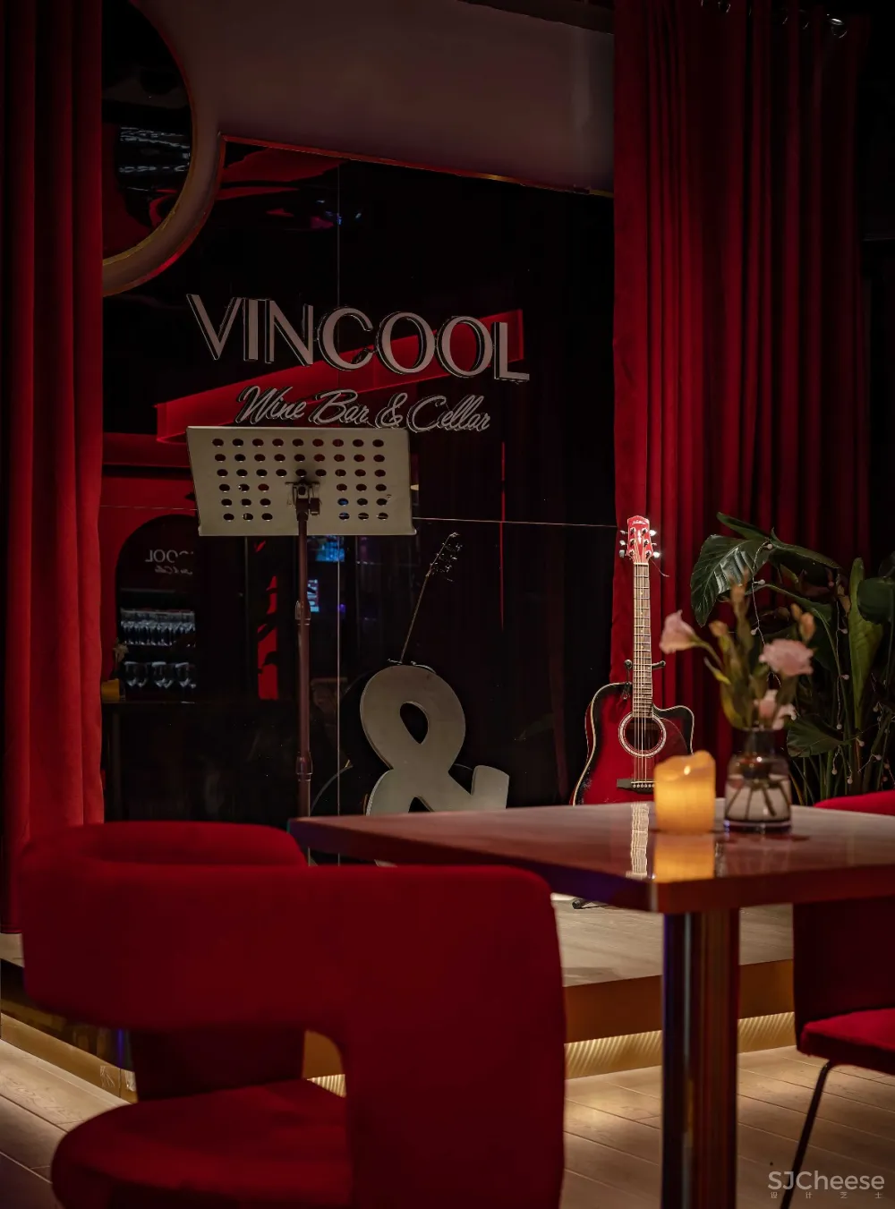 一抹惊艳红酒吧,轻奢商务风 ! 薛Design