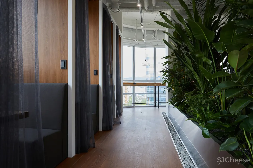 像儿童乐园的办公室 再造设计