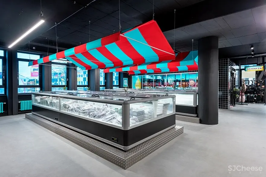 Solera Supermarket / Masquespacio