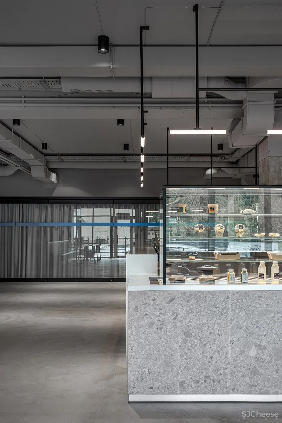 健身中心设计致敬自然,融入现代 balbek Bureau