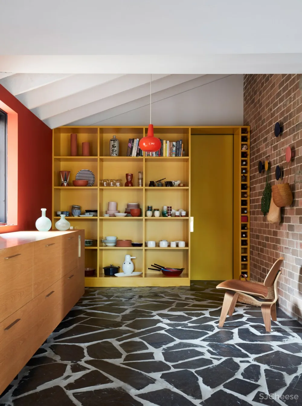 Amber Road | Polychrome House , 现代色彩丰富的艺术之家