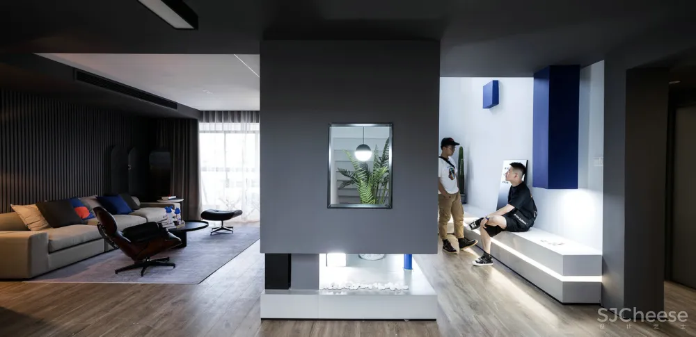 砸掉120万楼板,造出玻璃栈道 FF空间设计