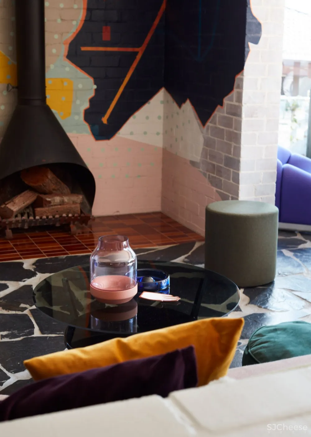 Amber Road | Polychrome House , 现代色彩丰富的艺术之家