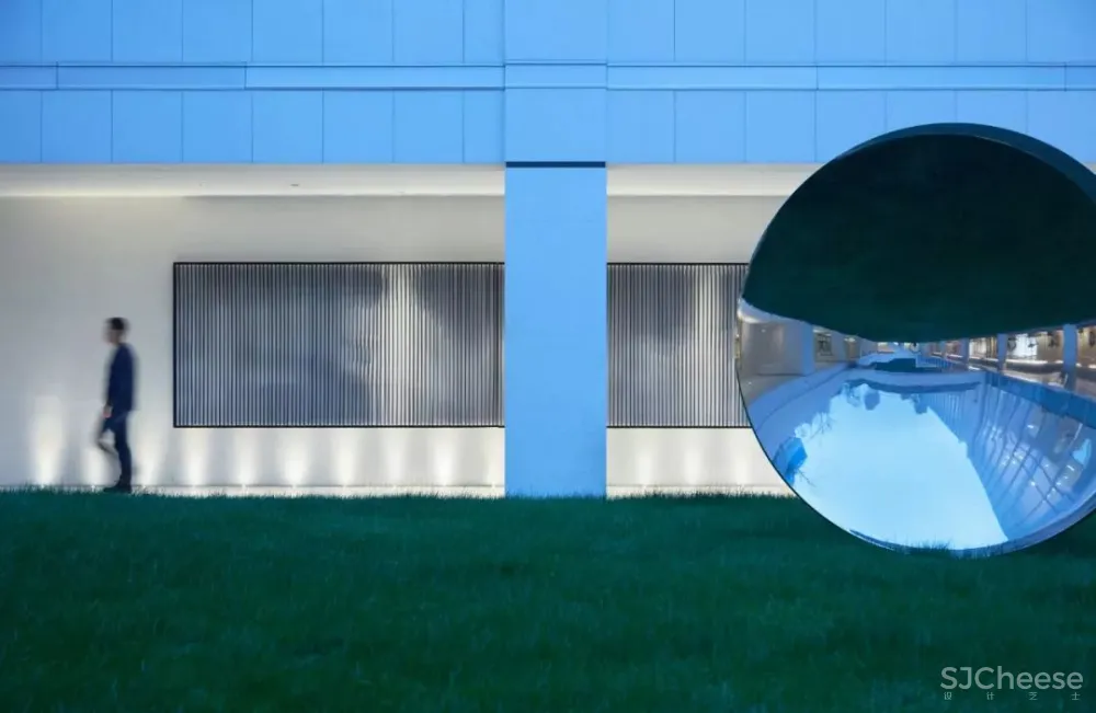 极简白 灰砖,格调十足的先锋艺术馆! 共生形态