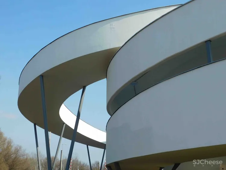 旋转,飞跃——匈牙利自行车服务中心 Cycling Center Ferdinand and Ferdinand Architects