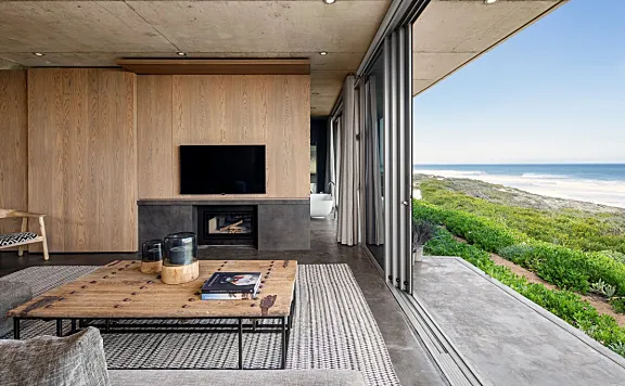 Gavin Maddock | Olive Tree Villa , 现代豪华的海滨别墅