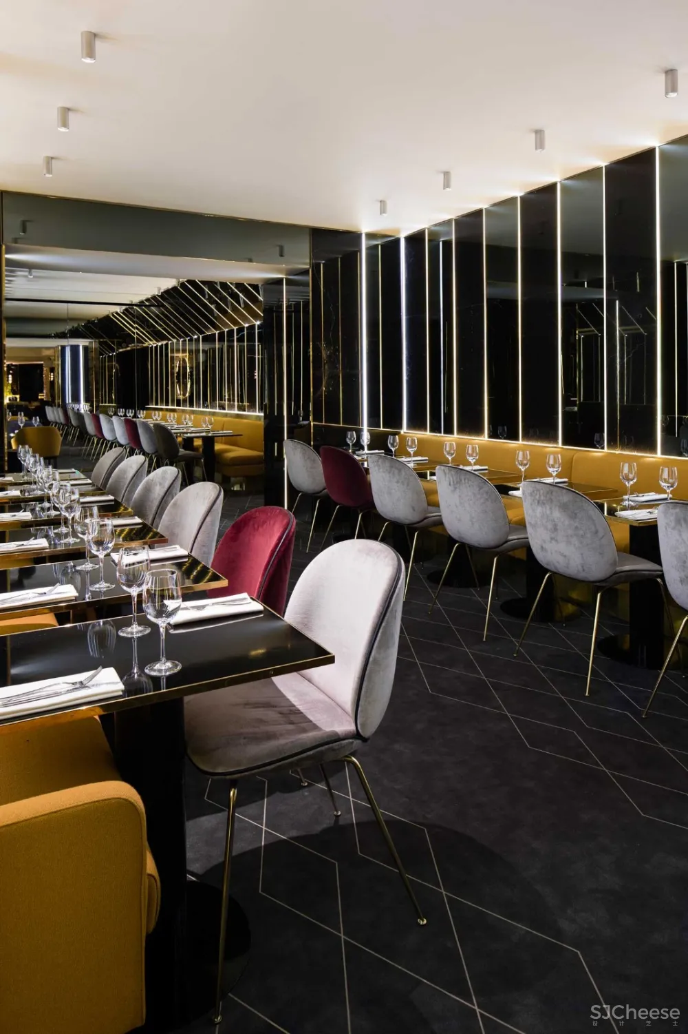 等你扛过了那段让你刻骨铭心的日子,你就知道设计其实由心