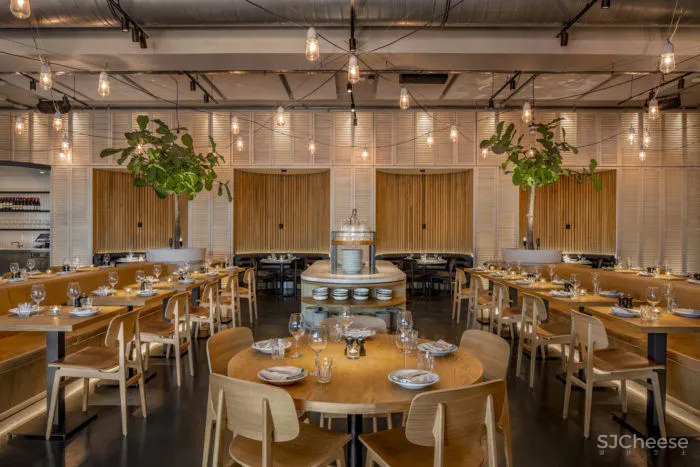 原木系自然酒吧!