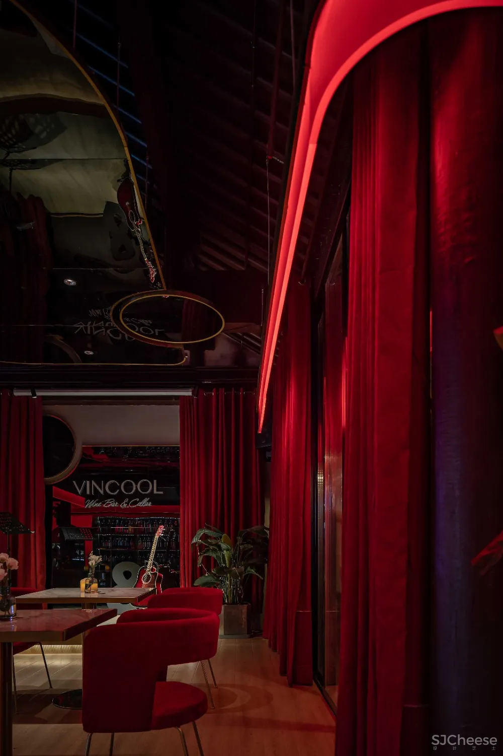 一抹惊艳红酒吧,轻奢商务风 ! 薛Design