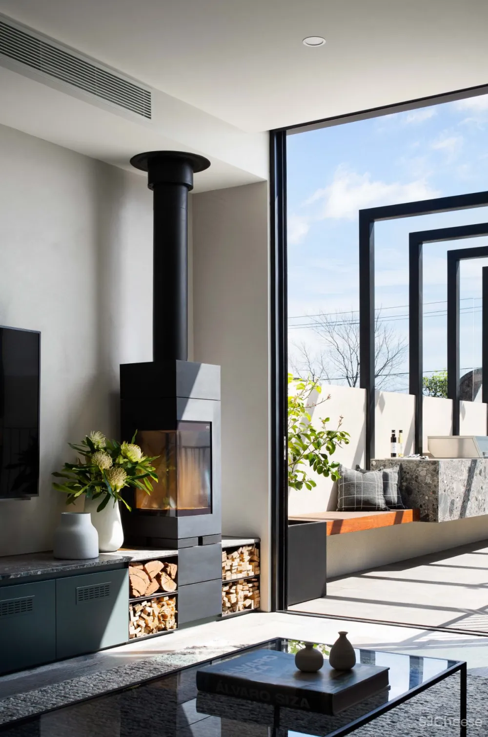 Cera Stribley | Commercial Road , 自然光线对建筑的重要性