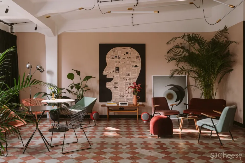 Mateusz Baumiller | Clay Warsaw Offices , 波兰丰富的现代艺术