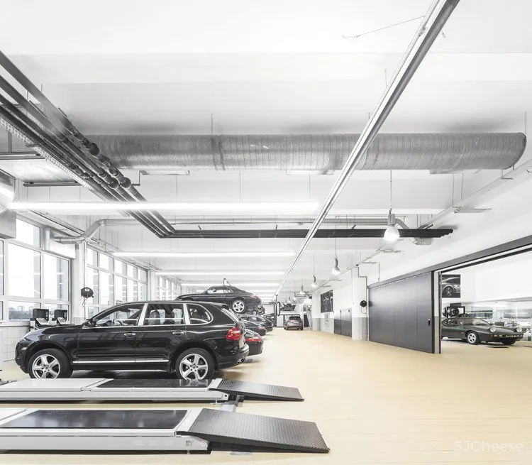 渗透品牌文化的保时捷里斯本中心 OW arquitectos