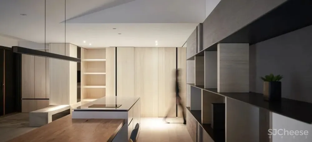 一条木质人行道贯穿公私区域,家还可以这样分 虫点子设计