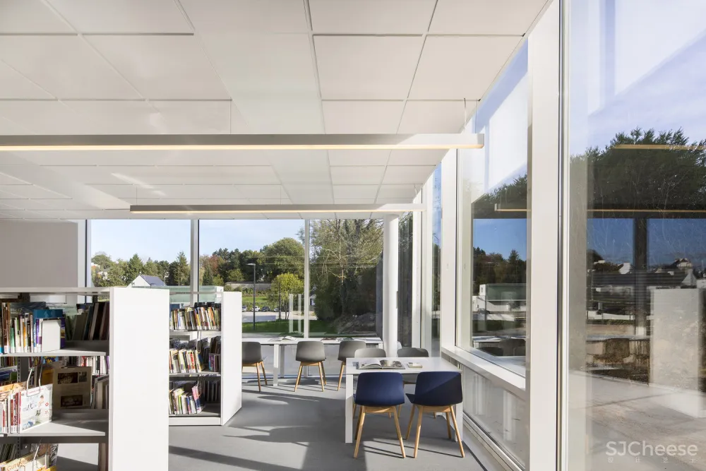 Cultural Center in Baud Studio 02