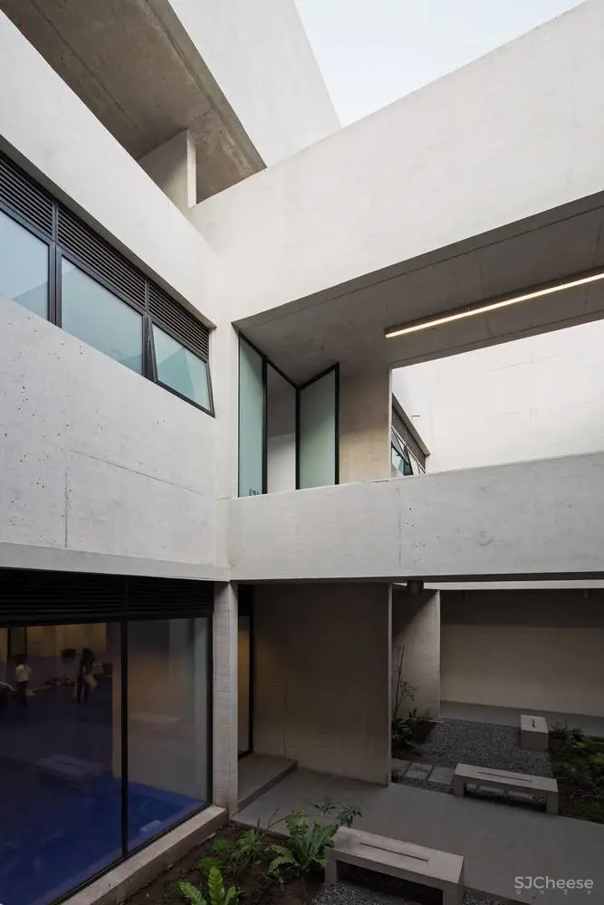 The Saint George College’s Gymnasium Gonzalo Mardones V Arquitectos