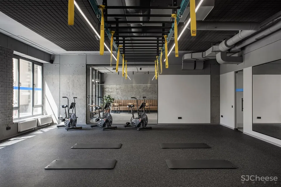 健身中心设计致敬自然,融入现代 balbek Bureau