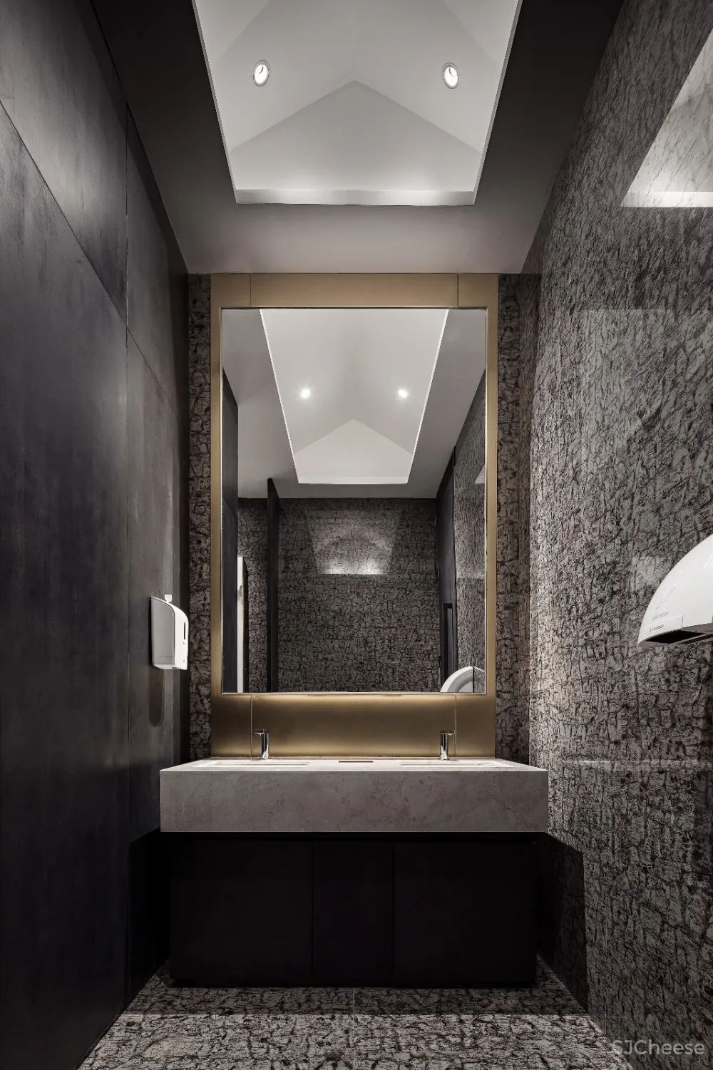 淡墨轻岚的光影画卷