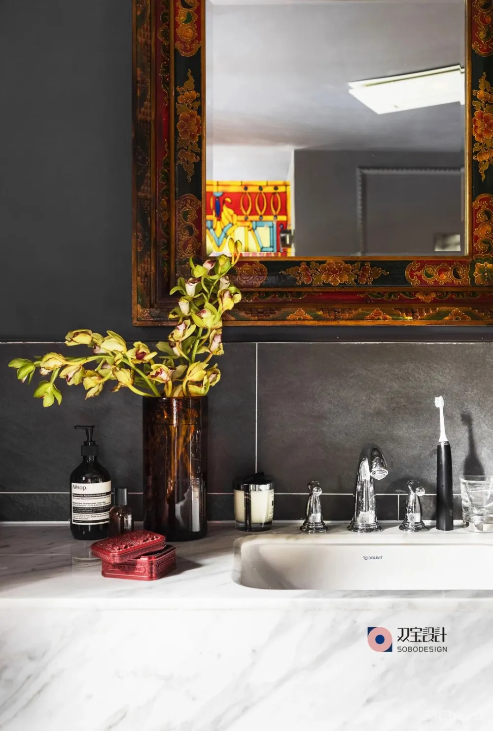 满满艺术复古风,她的家装扮得戏剧感十足 双宝设计