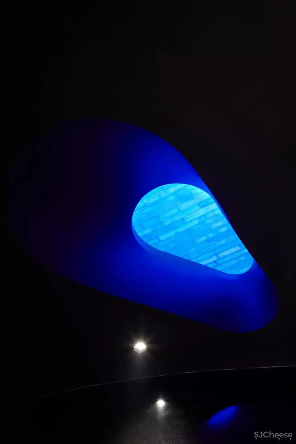 极简白 灰砖,格调十足的先锋艺术馆! 共生形态