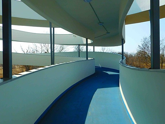 旋转,飞跃——匈牙利自行车服务中心 Cycling Center Ferdinand and Ferdinand Architects