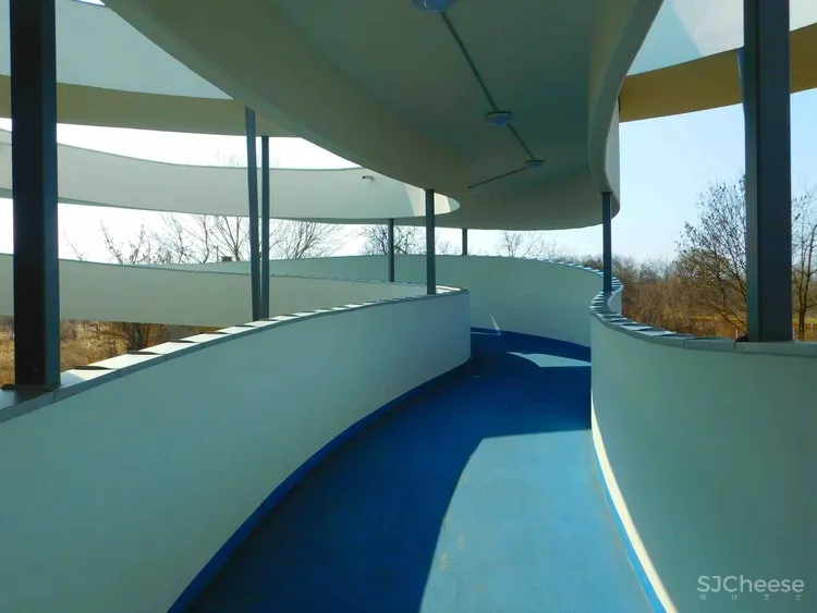 旋转,飞跃——匈牙利自行车服务中心 Cycling Center Ferdinand and Ferdinand Architects