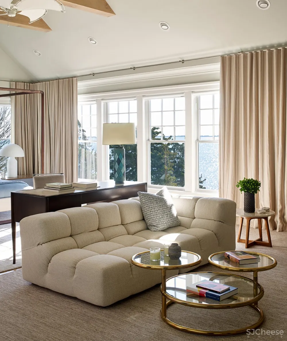 Elena Frampton | Waterfront Estate , 一个独特风味的住宅