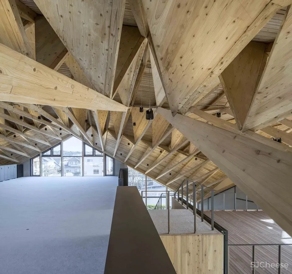 探索木质设计的极限 UENOA